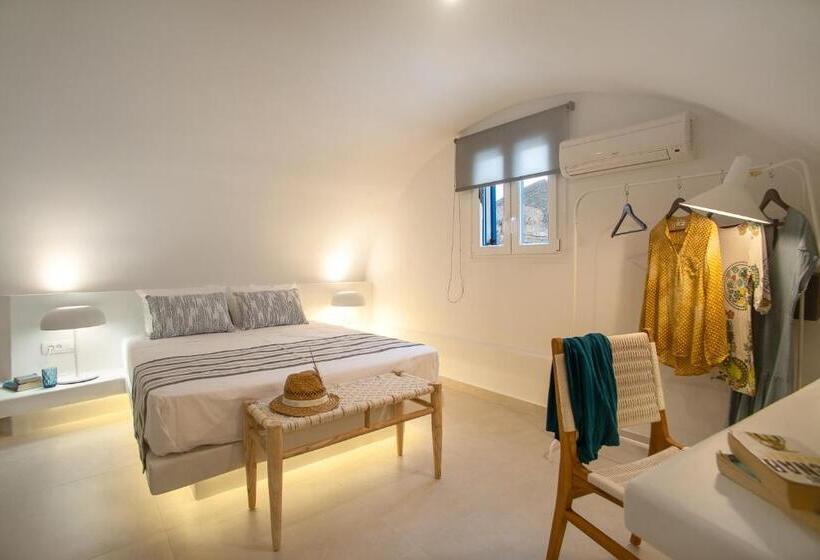 Standard Studio, Margarenia