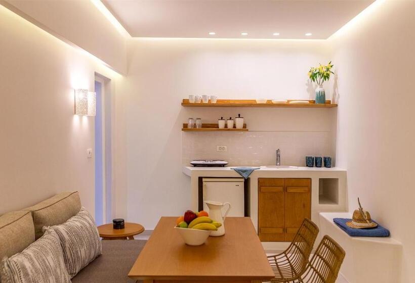 Standard Studio, Margarenia