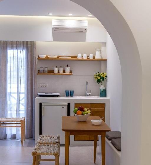 Standard Studio, Margarenia