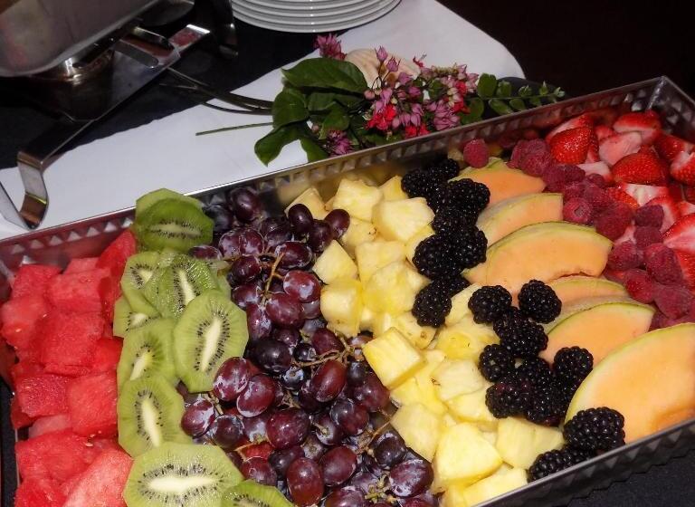 غرفة دور أخير, The Caribbean Court Boutique