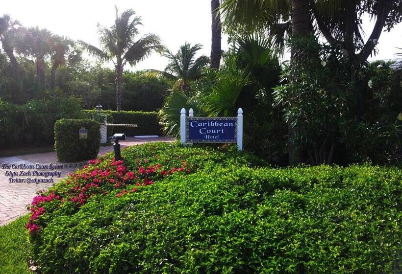 غرفة ديلوكس مطلة على حمام السباحة, The Caribbean Court Boutique