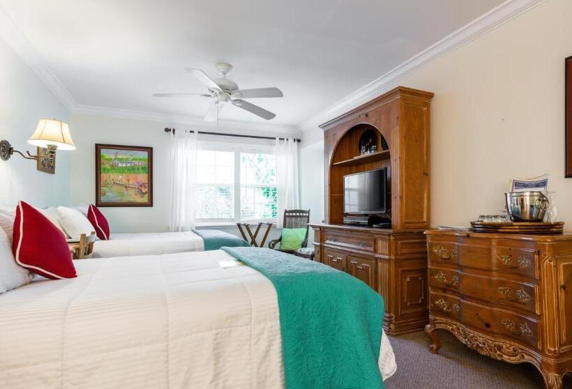 غرفه قياسيه سريرين مزدوجين, The Caribbean Court Boutique