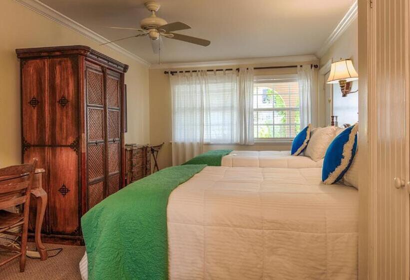 Номер Deluxe, The Caribbean Court Boutique