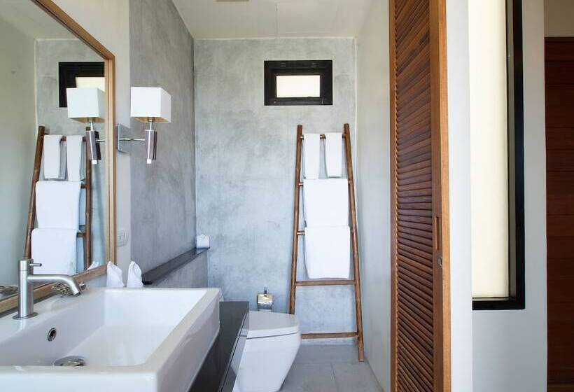 סטודיו דלוקס, The Mangrove By Blu Monkey