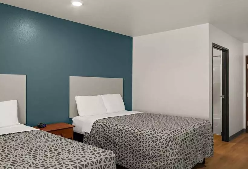 ２ダブルベッドのスタンダードルーム, Woodspring Suites Evansville