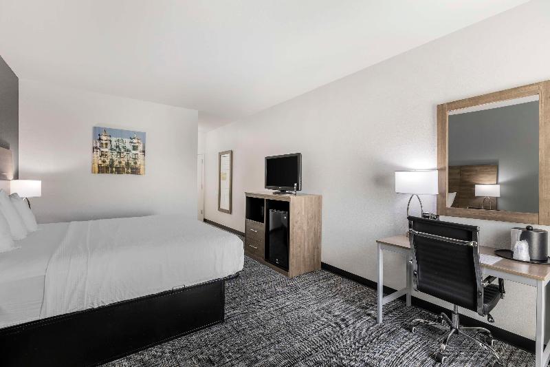 غرفة قياسية سرير كينج, Best Western Plus Midamerica