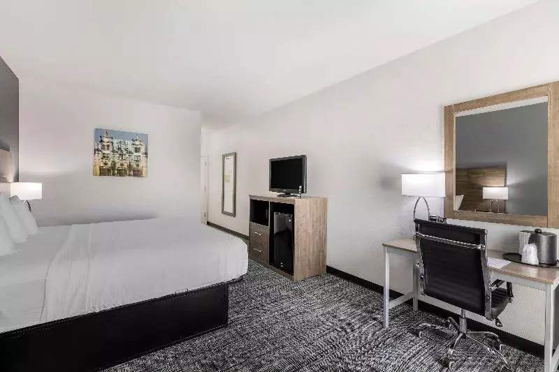 Standard-huone King-vuode, Best Western Plus Midamerica