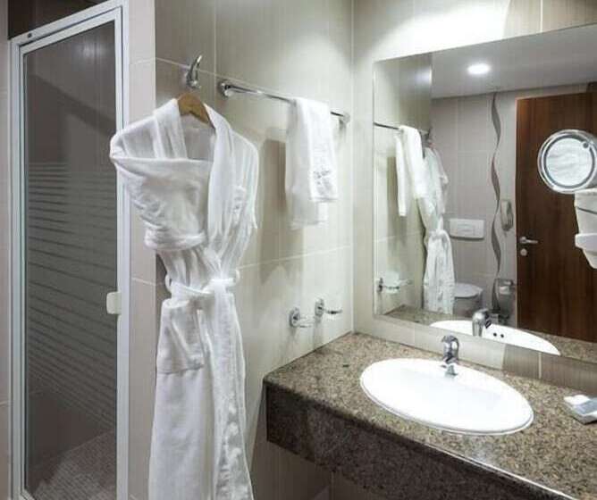 اتاق لوکس, Duman