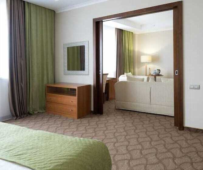 اتاق لوکس, Duman