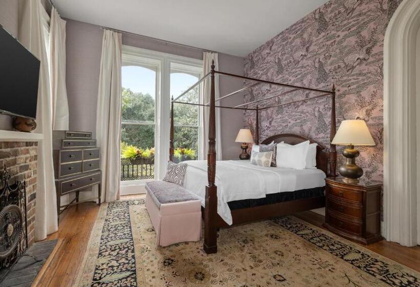 带大床的套房, Hamilton Turner Inn