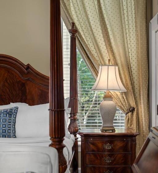 带大床的套房, Hamilton Turner Inn