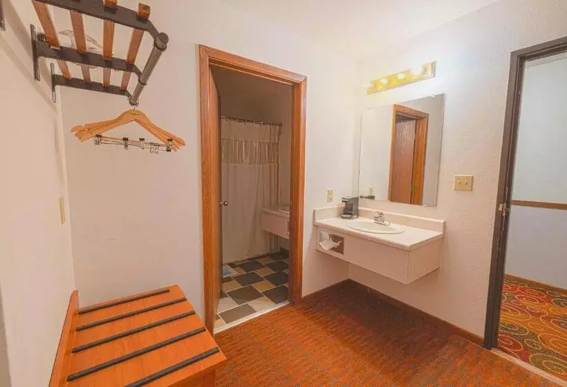 キングサイズベッドのスタンダードルーム, Harlan Inn And Suites