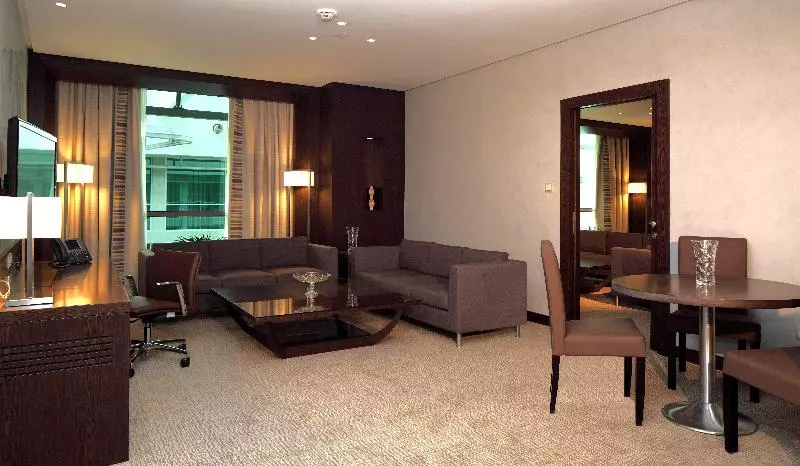 スイート, Holiday Inn Meydan, An Ihg