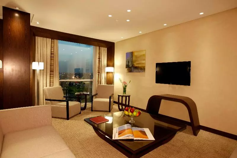 スイート, Holiday Inn Meydan, An Ihg