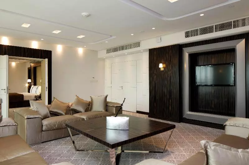 スイート, Holiday Inn Meydan, An Ihg