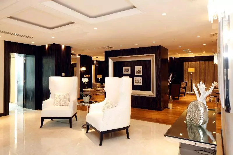スイート, Holiday Inn Meydan, An Ihg