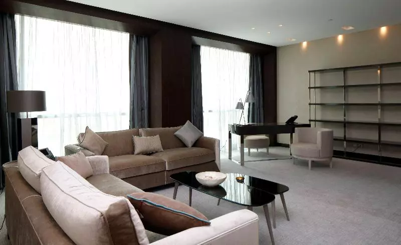 スイート, Holiday Inn Meydan, An Ihg