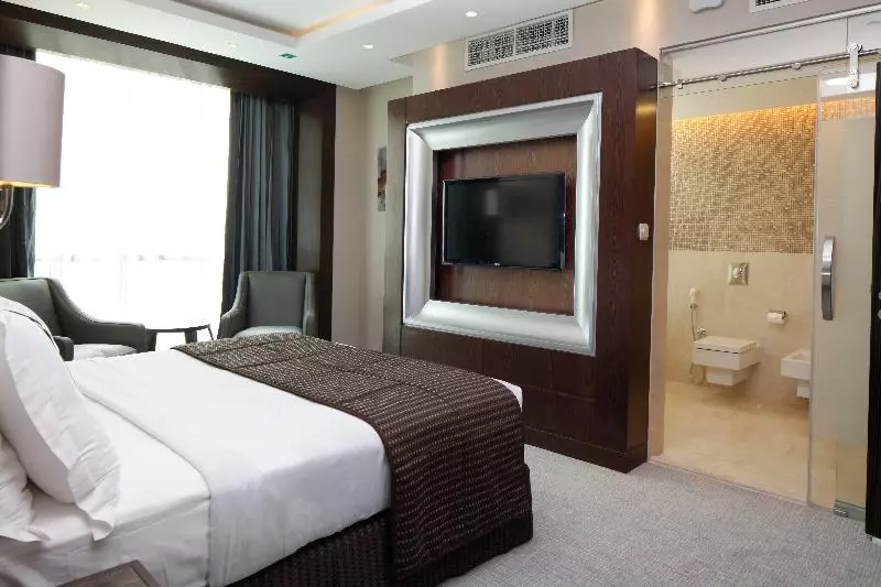スイート, Holiday Inn Meydan, An Ihg