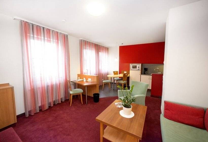 주니어 스위트, Weisses Lamm