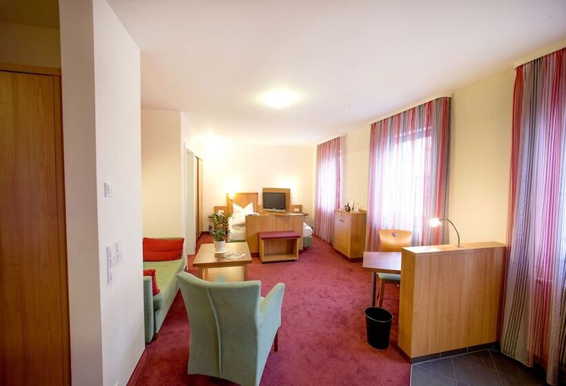 주니어 스위트, Weisses Lamm