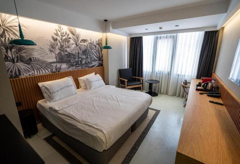 اتاق خانوادگی تودرتو, Zimmer Bosphorus