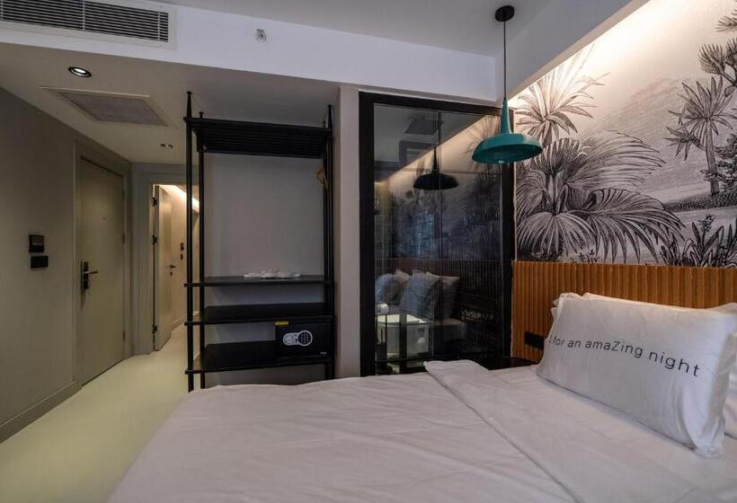 اتاق خانوادگی تودرتو, Zimmer Bosphorus