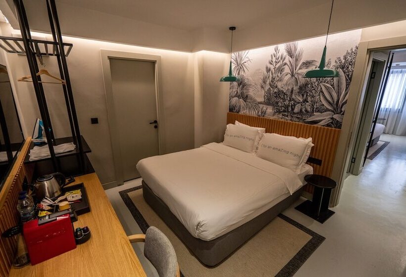 اتاق خانوادگی تودرتو, Zimmer Bosphorus