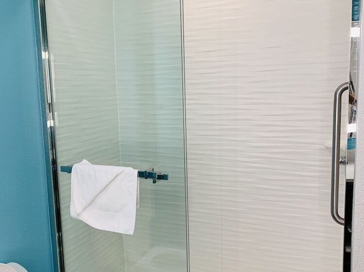 Люкс, La Quinta By Wyndham Montgomery