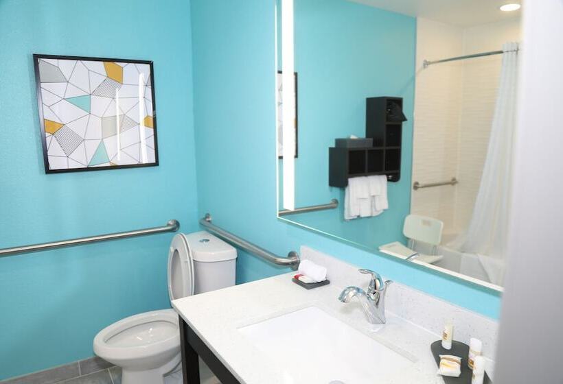 Люкс, La Quinta By Wyndham Montgomery