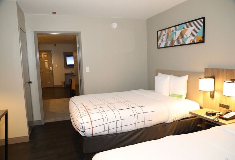 Люкс, La Quinta By Wyndham Montgomery