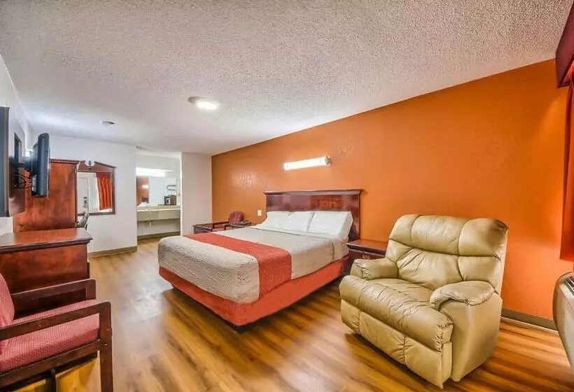 キングサイズベッドのデラックスルーム, Hillcrest Inn & Suites Ozona