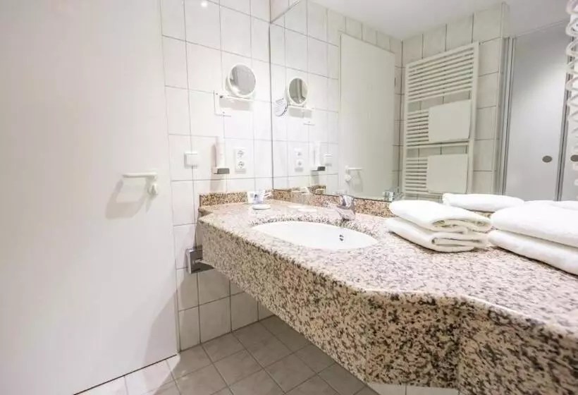 اتاق استاندارد با بالکن, Strandhotel Seehof