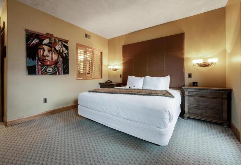 带1个卧室的顶楼公寓, The White Buffalo Club