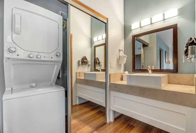 套房, The White Buffalo Club