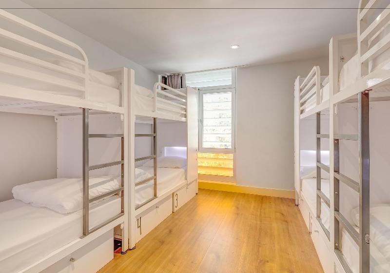 تختخواب در اتاق مشترک, Generator Barcelona