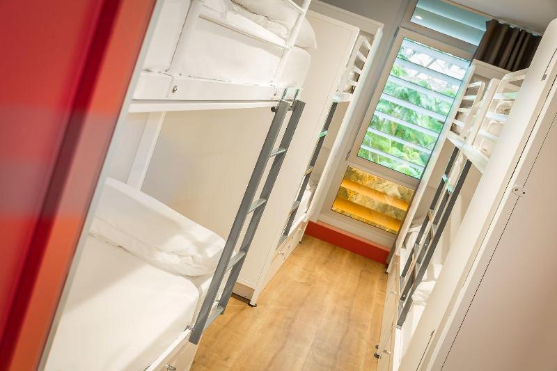 تختخواب در اتاق مشترک, Generator Barcelona