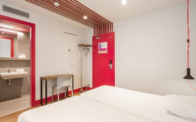 اتاق استاندارد یک نفره, Generator Barcelona