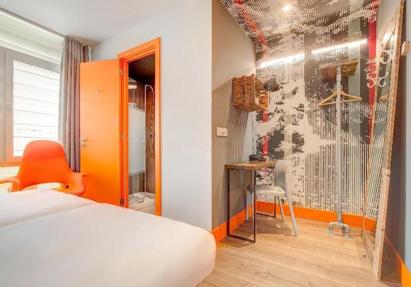 اتاق لوکس, Generator Barcelona