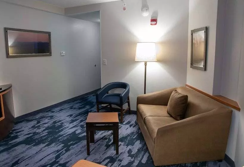 スタンダードスタジオ, Fairfield Inn & Suites Lewisburg