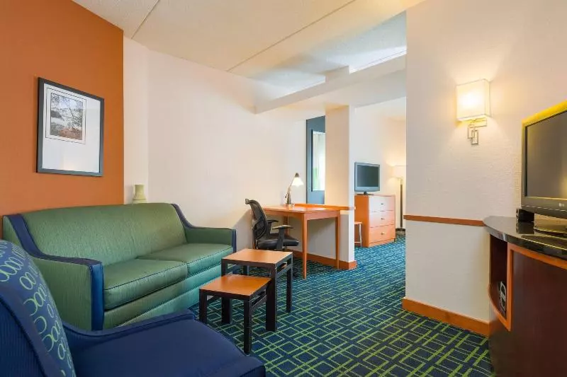 スタンダードスタジオ, Fairfield Inn & Suites Lock Haven