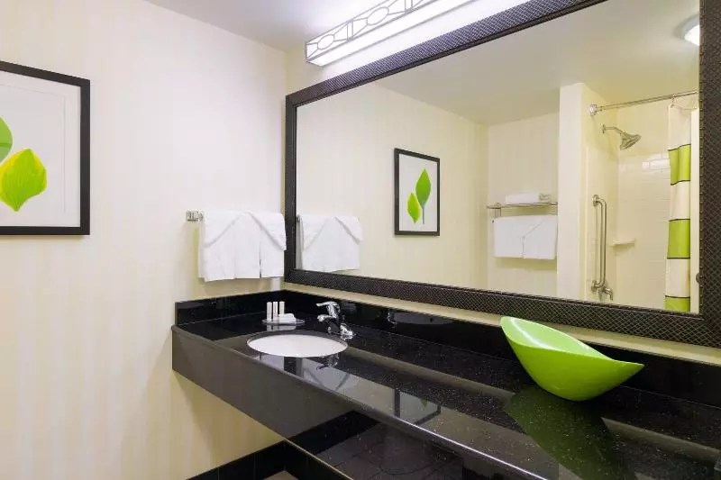 キングサイドベッドのスタンダードワンルーム, Fairfield Inn & Suites Lock Haven