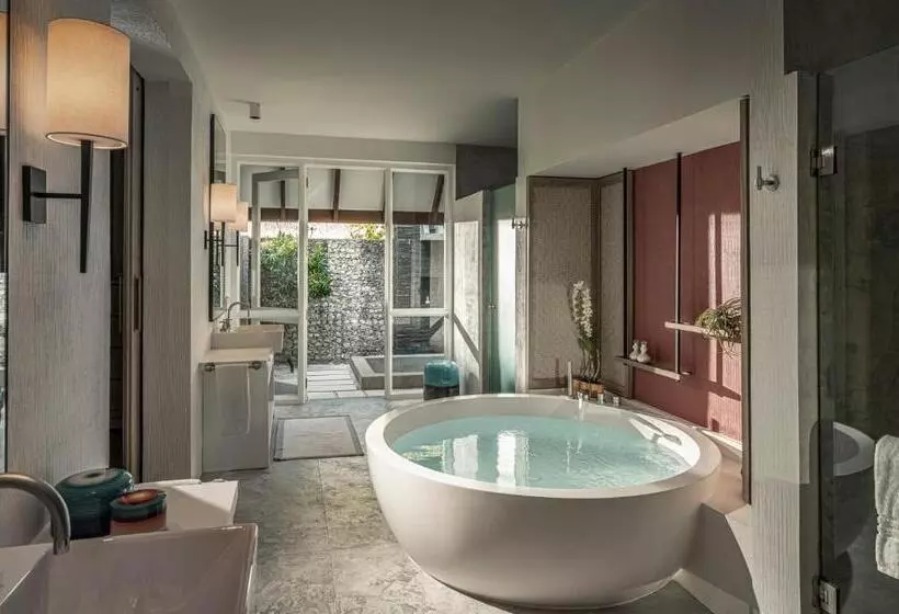 ویلای یک اتاق خوابه با استخر شنا, Four Seasons Resort Maldives At Landaa Giraavaru