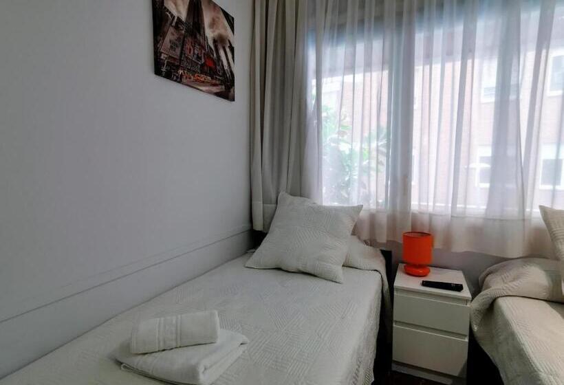 Номер Стандарт Вид на Город, Barcelona City Street