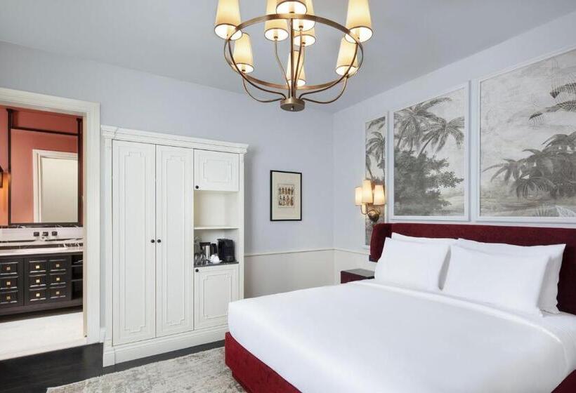 Superior Room, Adahan Decamondo Pera, Autograph Collection