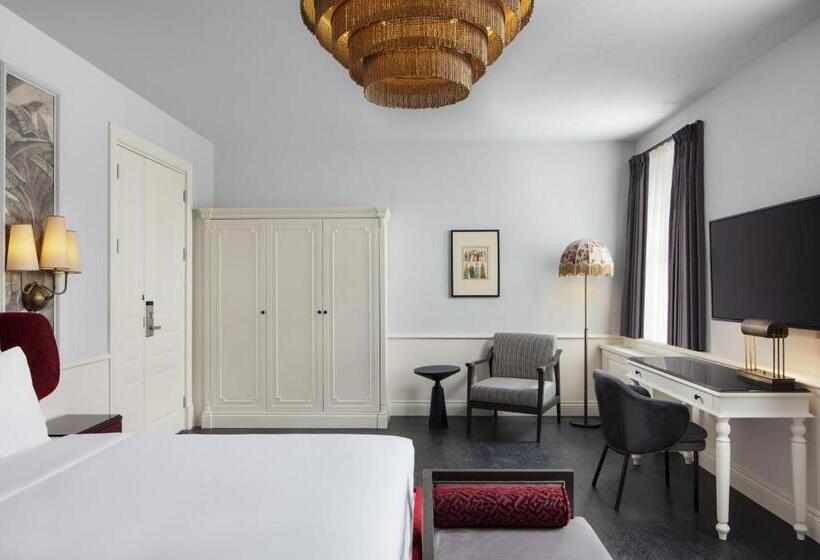 Deluxe Room King Bed & City View, Adahan Decamondo Pera, Autograph Collection