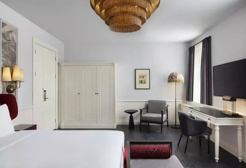 Deluxe Room King Bed & City View, Adahan Decamondo Pera, Autograph Collection