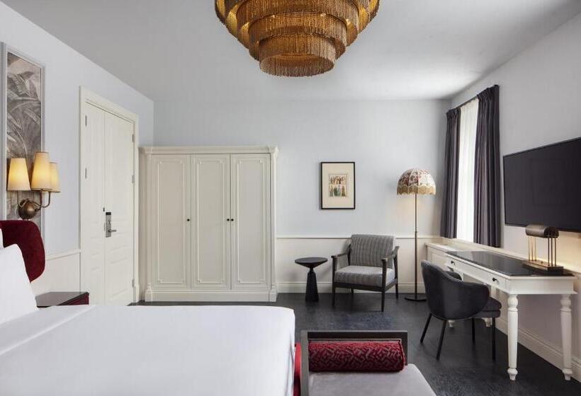 Deluxe Room King Bed & City View, Adahan Decamondo Pera, Autograph Collection