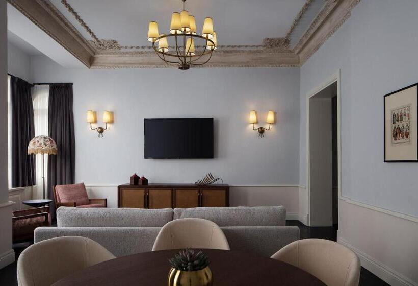 Suite King Bed, Adahan Decamondo Pera, Autograph Collection