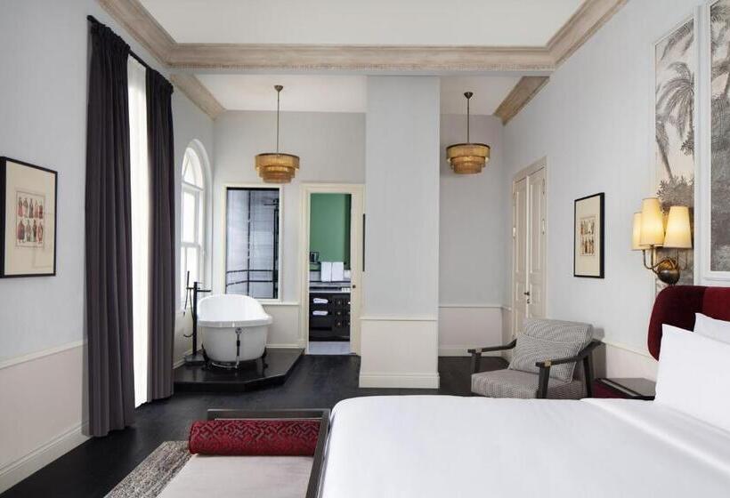 Suite King Bed, Adahan Decamondo Pera, Autograph Collection