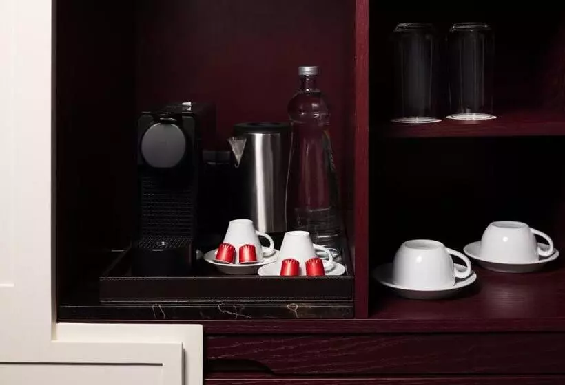 Premium Suite, Adahan Decamondo Pera, Autograph Collection